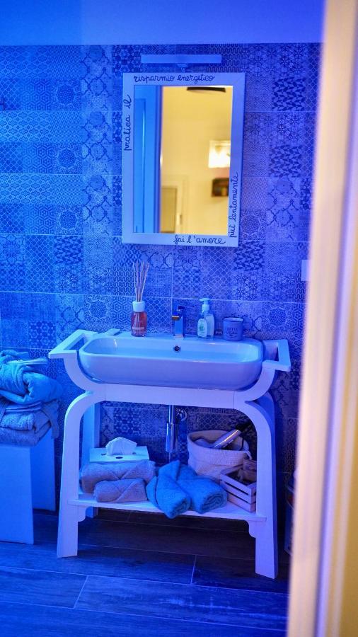 Bed Art Relaxing Suite - Appartamento Con Sauna Happiness Suite Gallery سان بنيديتّو ديل ترونتو المظهر الخارجي الصورة